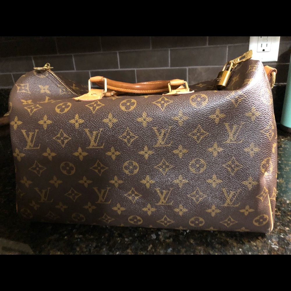 Louis Vuitton 35